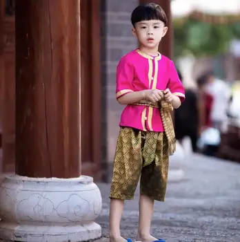 Одежда для мальчиков Dai в городе Сишуанбаньна, Китай, Одежда для этнических меньшинств